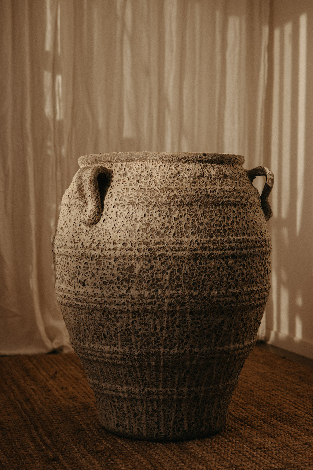 Pithari Urn